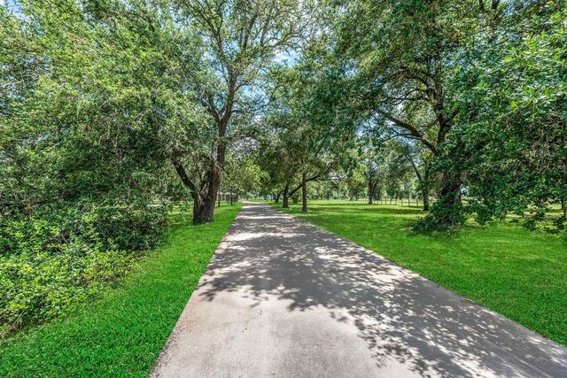 32956 Londonderry Drive, Waller, TX 77484
