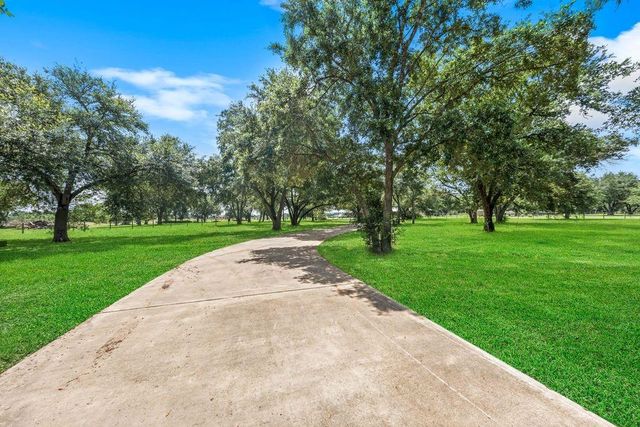 32956 Londonderry Drive, Waller, TX 77484