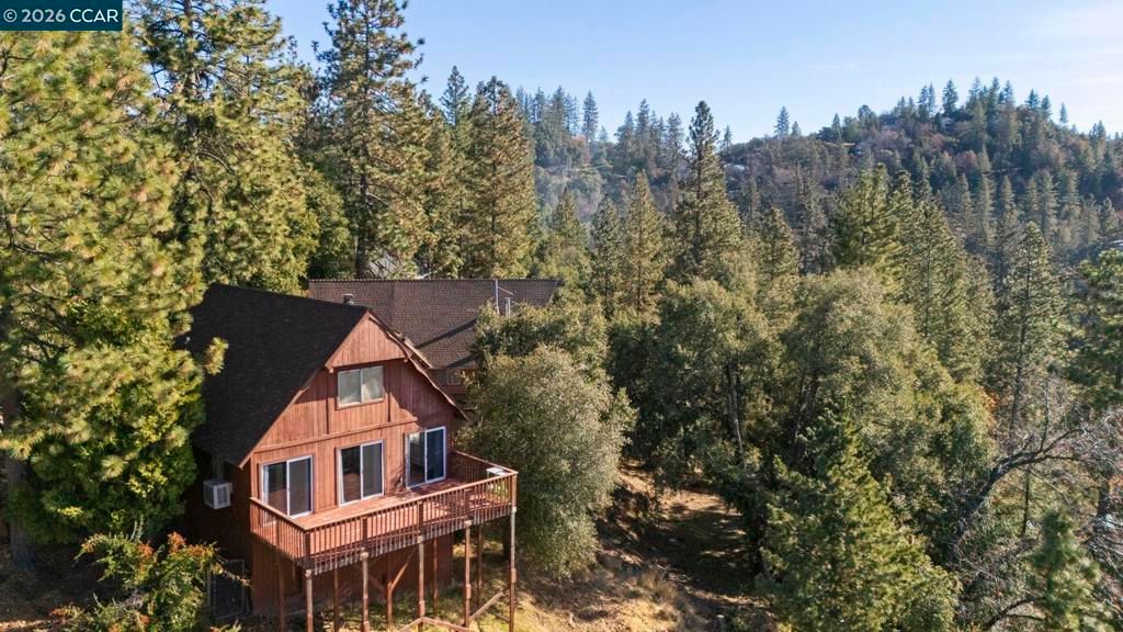 Image 16 of property listing at 18957 Stag Circle, Tuolumne, CA 95579