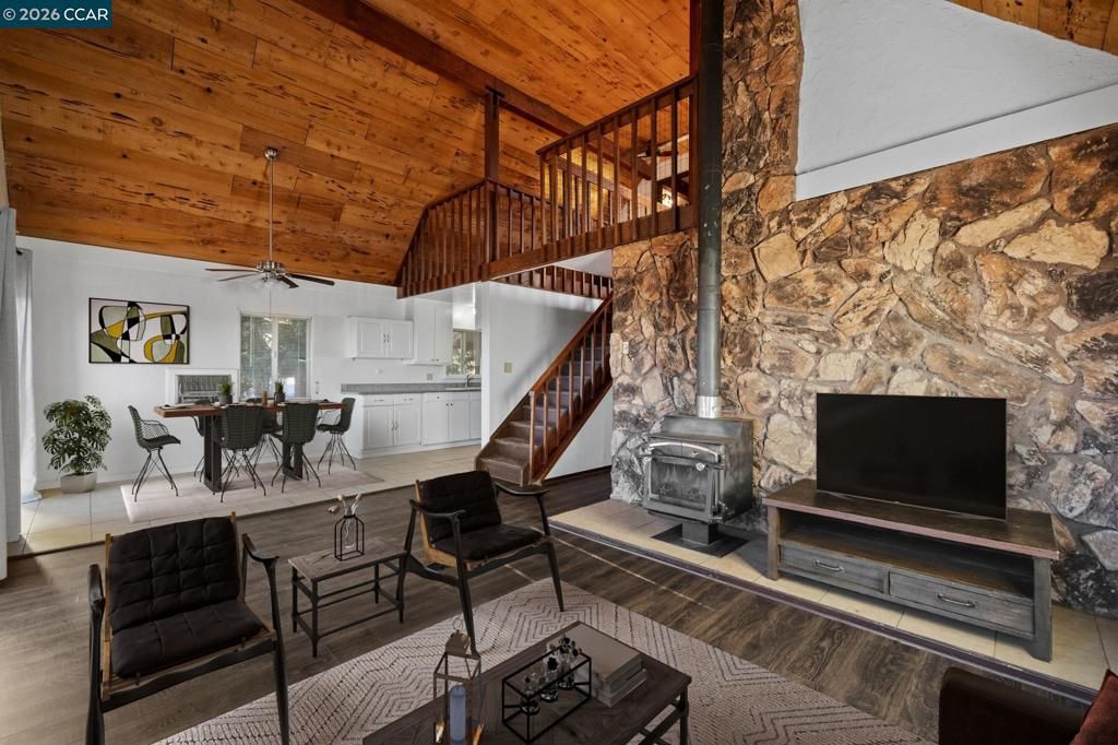 Image 3 of property listing at 18957 Stag Circle, Tuolumne, CA 95579