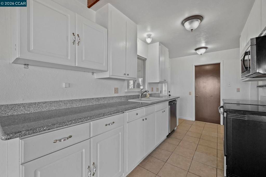 Image 4 of property listing at 18957 Stag Circle, Tuolumne, CA 95579