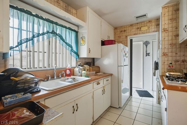 1016 Mezpah Street, Las Vegas, NV 89106