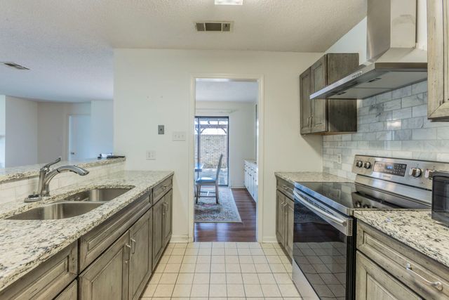 3338 Chimney Place Drive, Waco, TX 76708