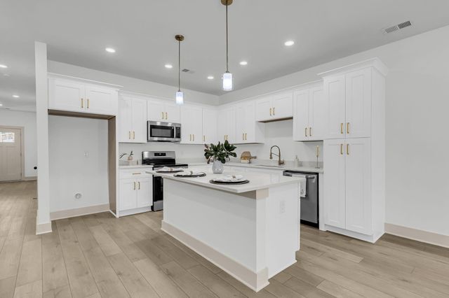 4007 Gravely Avenue, North Charleston, SC 29405