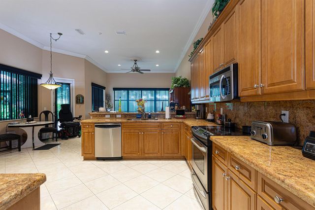 8047 Via Grande, Boynton Beach, FL 33437