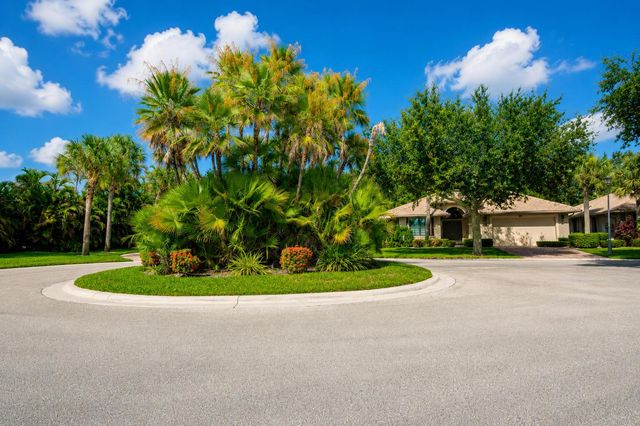 8047 Via Grande, Boynton Beach, FL 33437