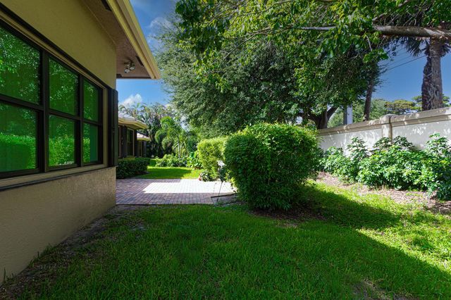 8047 Via Grande, Boynton Beach, FL 33437