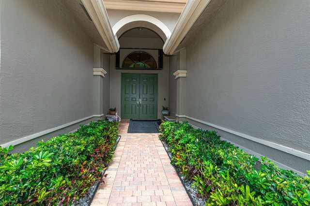 8047 Via Grande, Boynton Beach, FL 33437
