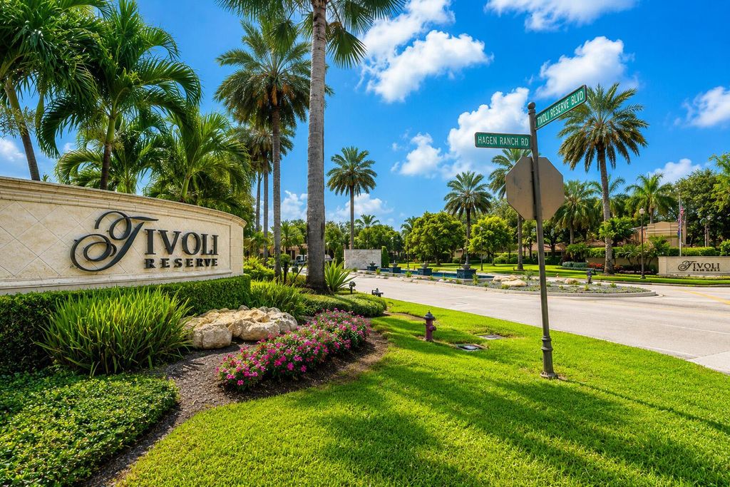8047 Via Grande, Boynton Beach, FL 33437