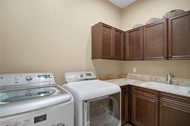 6482 Carema LN, Naples, FL 34113