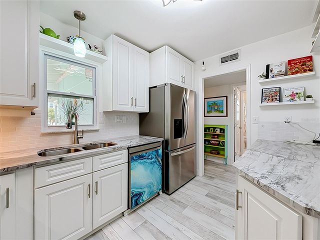 4046 FLORAMAR TERRACE, New Port Richey, FL 34652