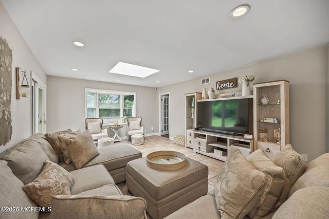 64 Livingston Lane, Manalapan, NJ 07726