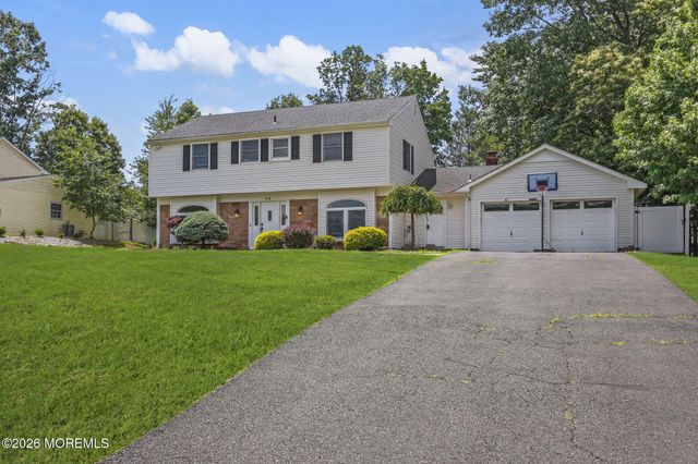 64 Livingston Lane, Manalapan, NJ 07726