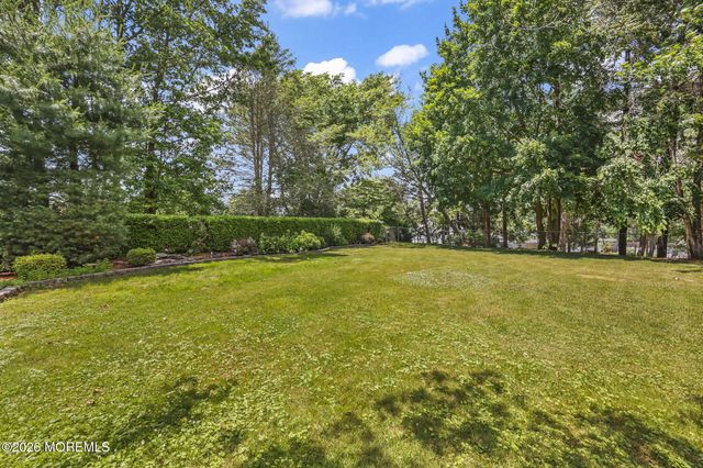 64 Livingston Lane, Manalapan, NJ 07726