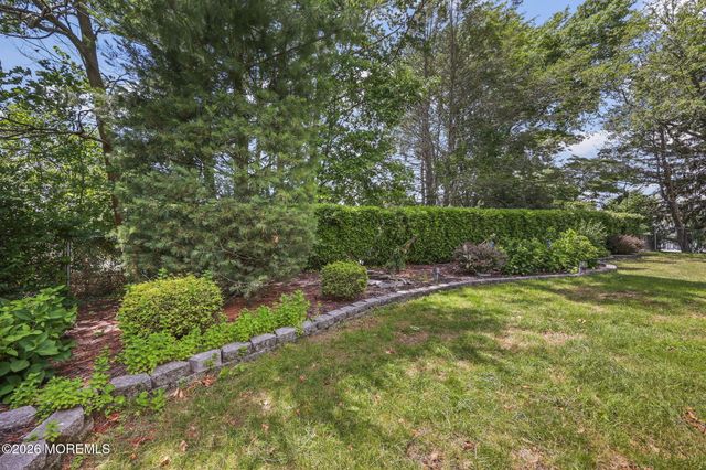 64 Livingston Lane, Manalapan, NJ 07726