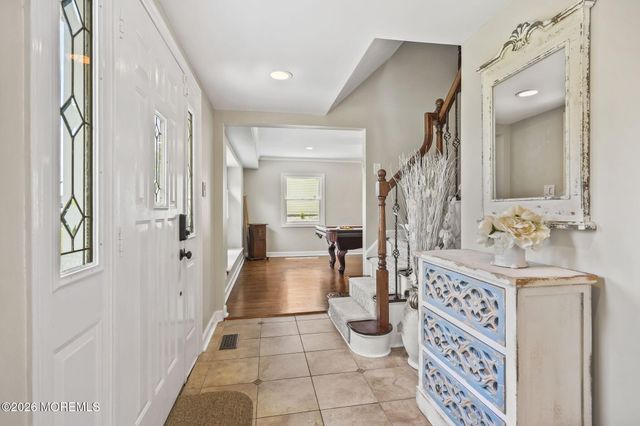 64 Livingston Lane, Manalapan, NJ 07726