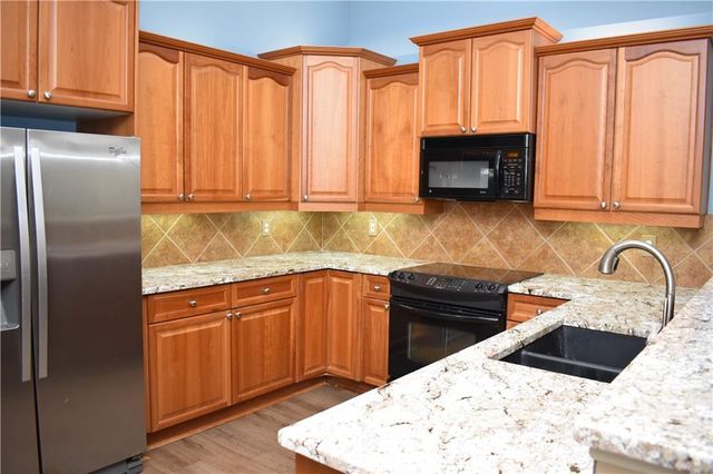 7135 Meadow View Street, Shawnee, KS 66227