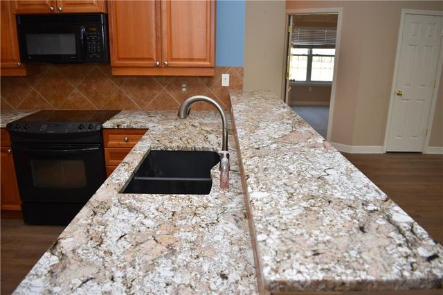 7135 Meadow View Street, Shawnee, KS 66227