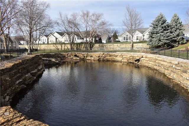 7135 Meadow View Street, Shawnee, KS 66227