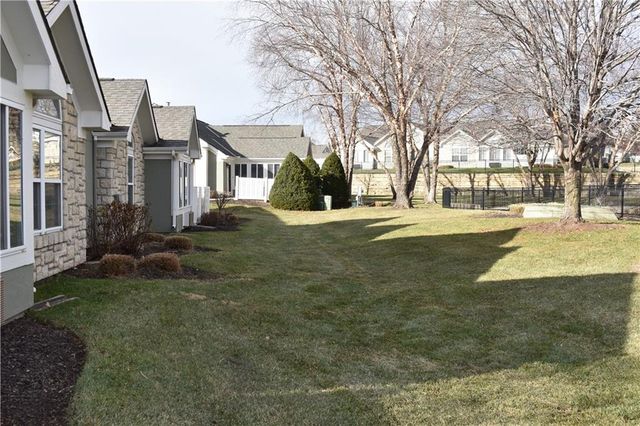 7135 Meadow View Street, Shawnee, KS 66227