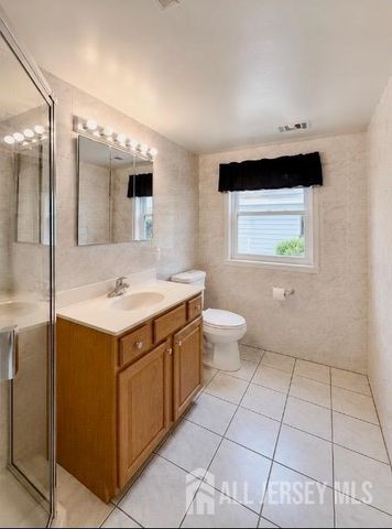 29 Tompkins Road, East Brunswick, NJ 08816