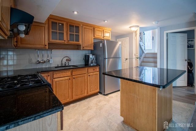29 Tompkins Road, East Brunswick, NJ 08816
