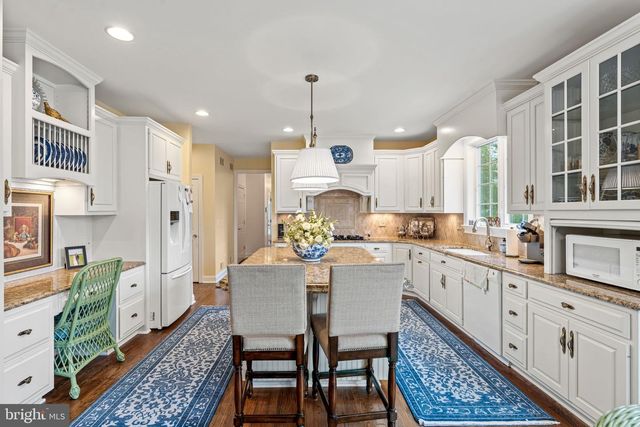 2309 FOREST LN, Harrisburg, PA 17112