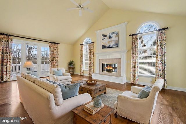 2309 FOREST LN, Harrisburg, PA 17112