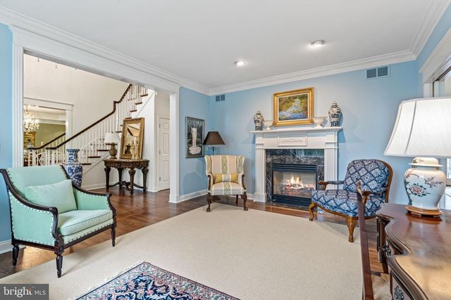 2309 FOREST LN, Harrisburg, PA 17112