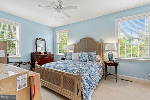 2309 FOREST LN, Harrisburg, PA 17112