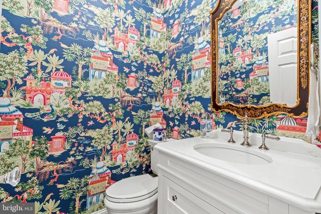 2309 FOREST LN, Harrisburg, PA 17112