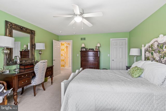 2309 FOREST LN, Harrisburg, PA 17112