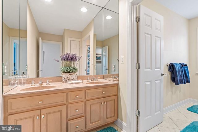 2309 FOREST LN, Harrisburg, PA 17112