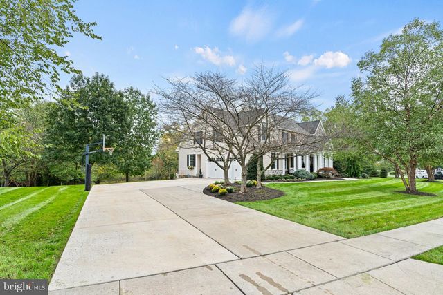 2309 FOREST LN, Harrisburg, PA 17112