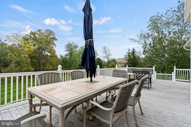 2309 FOREST LN, Harrisburg, PA 17112