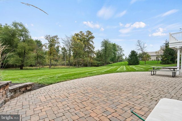 2309 FOREST LN, Harrisburg, PA 17112