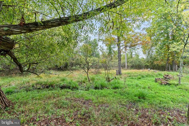 2309 FOREST LN, Harrisburg, PA 17112