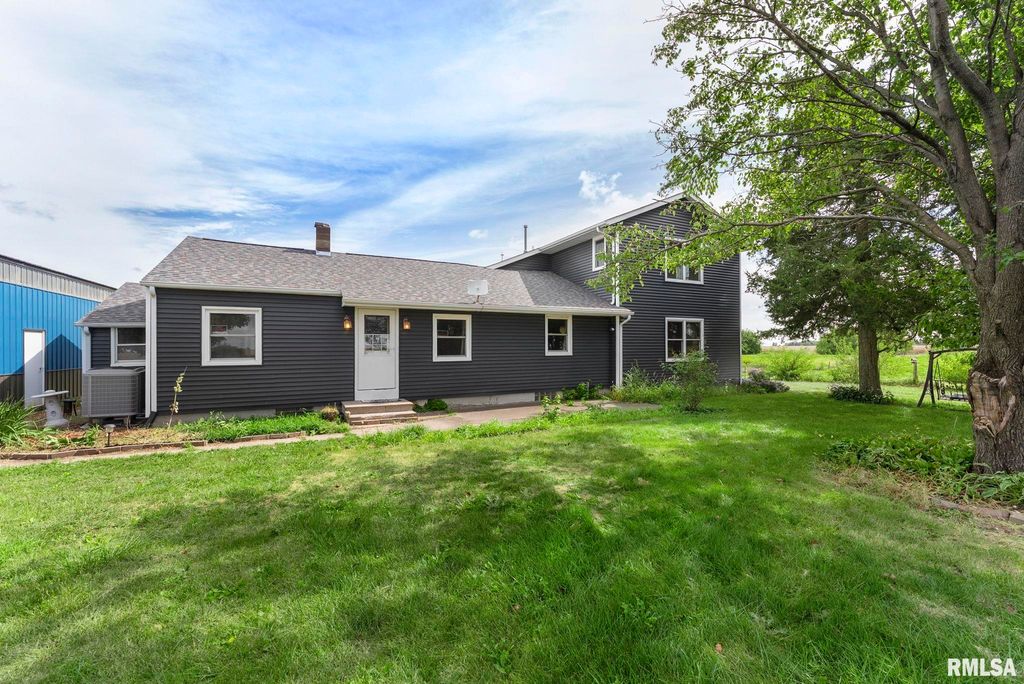 21669 235TH Avenue, Le Claire, IA 52753