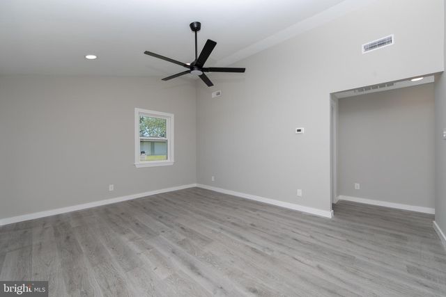12 GARRISON RD, Elmer, NJ 08318