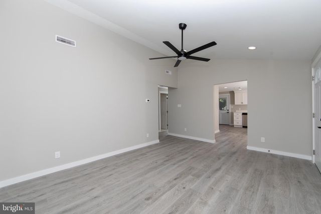 12 GARRISON RD, Elmer, NJ 08318