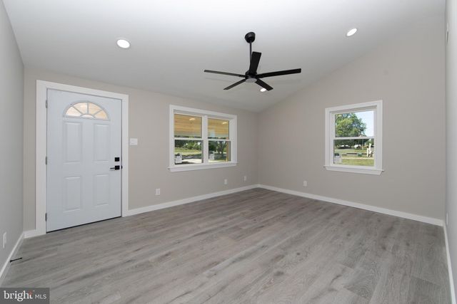 12 GARRISON RD, Elmer, NJ 08318