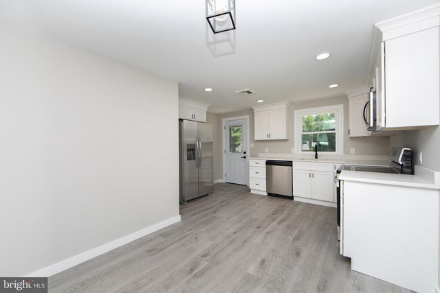 12 GARRISON RD, Elmer, NJ 08318