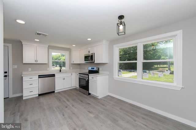 12 GARRISON RD, Elmer, NJ 08318