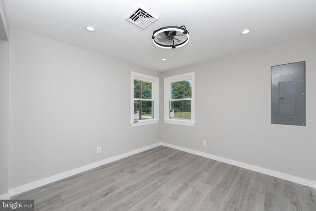 12 GARRISON RD, Elmer, NJ 08318