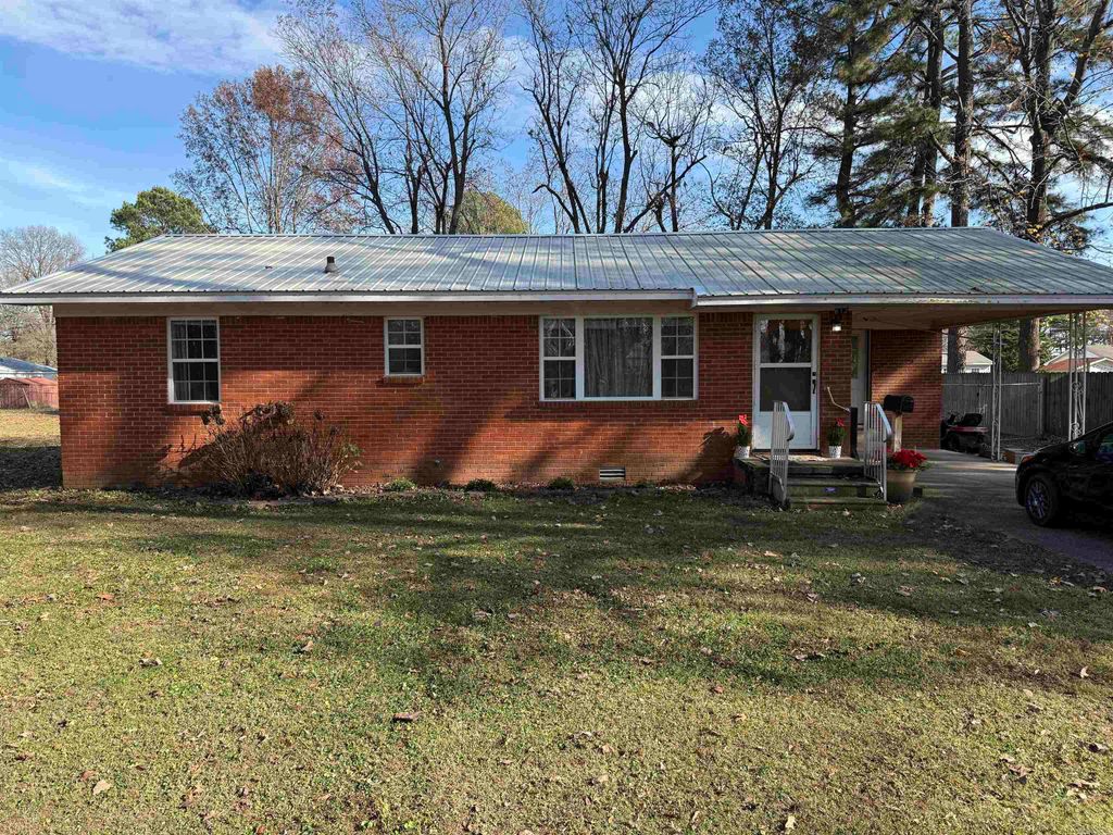 613 S. Clayton St., Rector, AR 72416