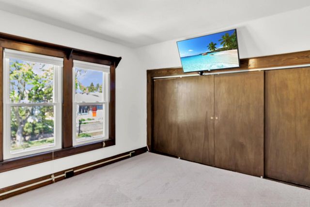 214 S Garfield AVENUE, Port Washington, WI 53074
