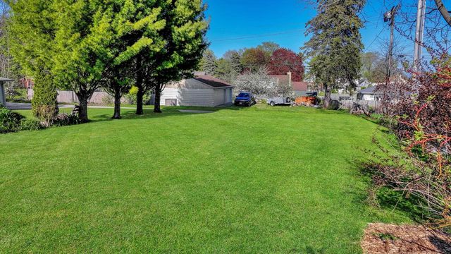 214 S Garfield AVENUE, Port Washington, WI 53074