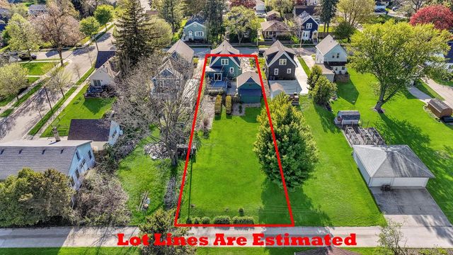 214 S Garfield AVENUE, Port Washington, WI 53074
