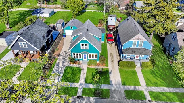214 S Garfield AVENUE, Port Washington, WI 53074