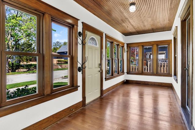 214 S Garfield AVENUE, Port Washington, WI 53074